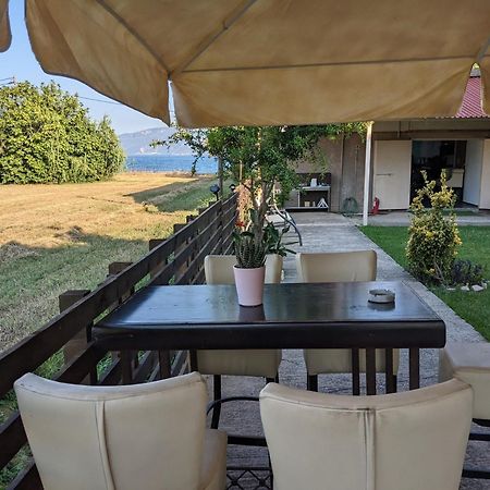 Nafpaktos Beach Apartment Экстерьер фото