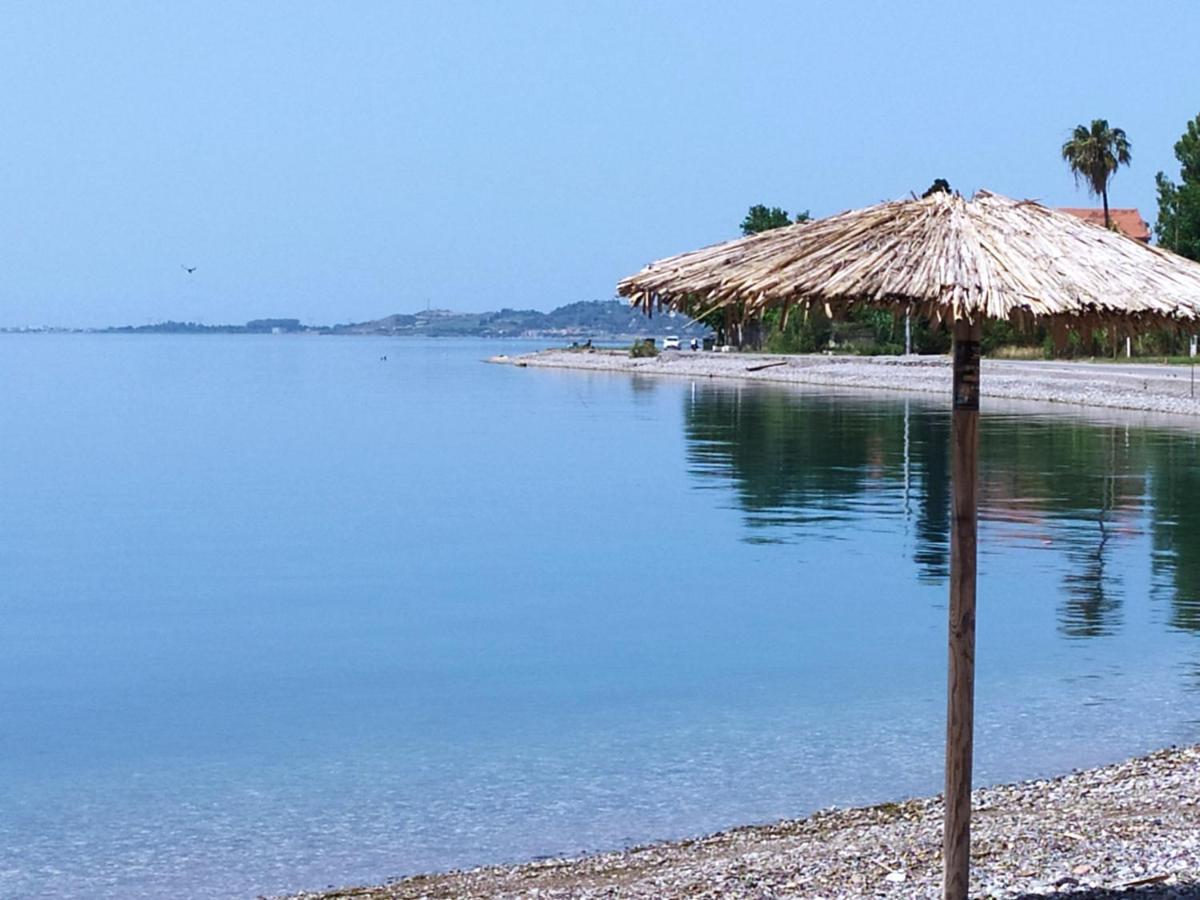 Nafpaktos Beach Apartment Экстерьер фото