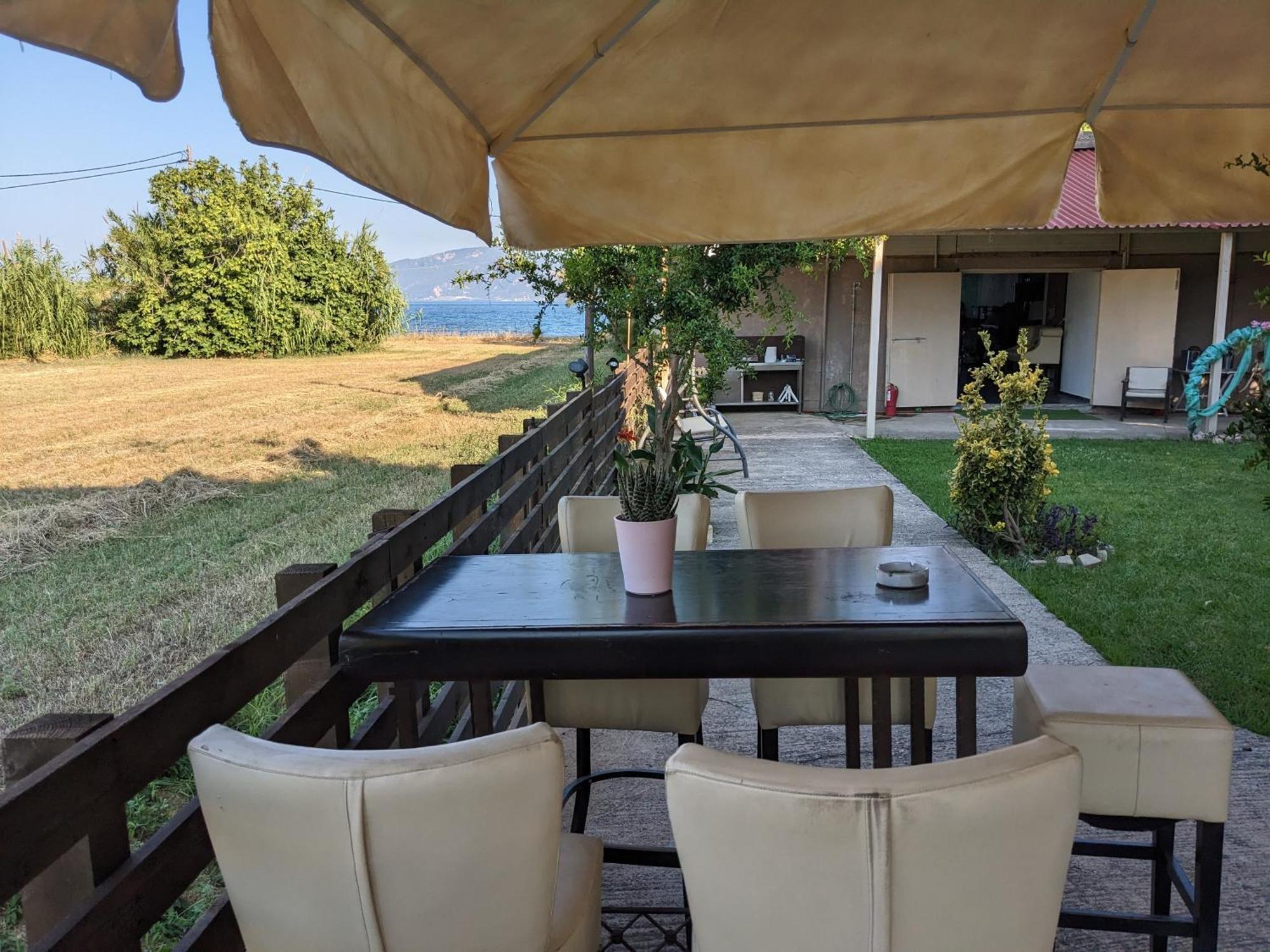 Nafpaktos Beach Apartment Экстерьер фото